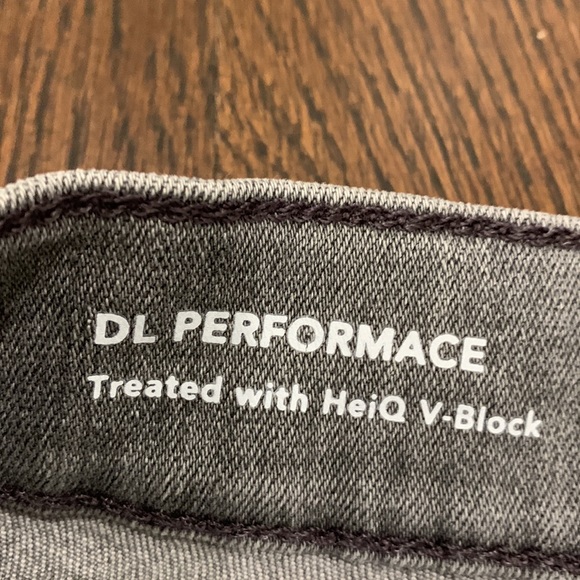 DL jean shorts - Picture 3 of 5